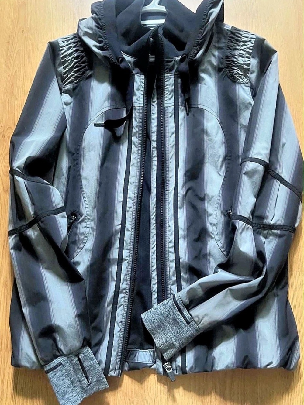 lululemon Stride Jacket Women's Hooded Jacket Black & Gray